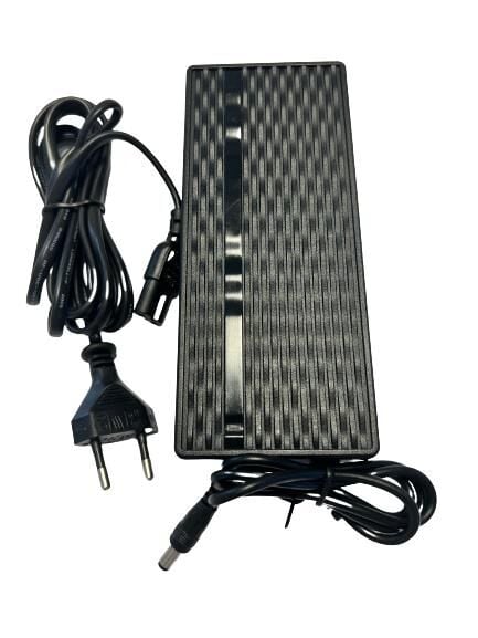 Scooter Şarj Cihazı 42 Volt 3 Amper Adaptör 5,5x2,5MM Uç Hızlı Şarj