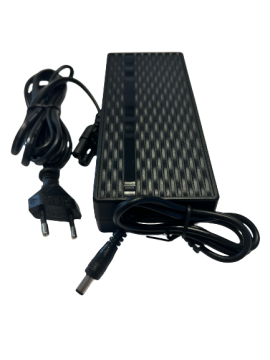 Scooter Şarj Cihazı 42 Volt 3 Amper Adaptör 5,5x2,5MM Uç Hızlı Şarj