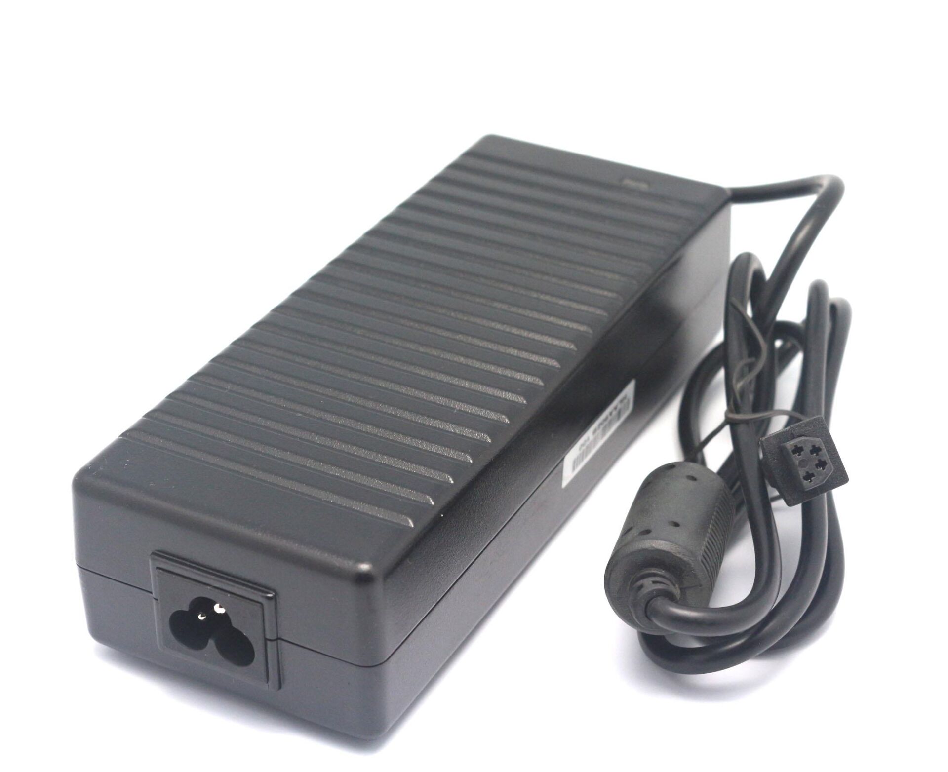 Toshiba 15v 8a 4pin Soketli Notebook Adaptör PA3237U-3ACA