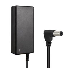 POWERMASTER PM-3083 12 VOLT - 7 AMPER 5.5*2.5 UÇLU PLASTİK KASA MASAÜSTÜ ADAPTÖR  ( + POWER KABLOSUNU UNUTMA)
