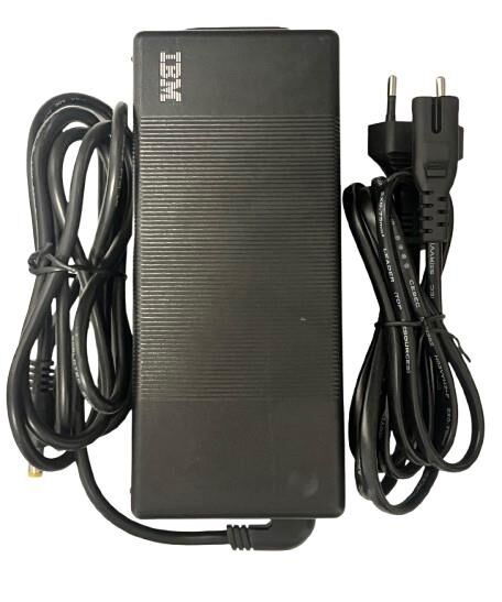 IBM 12 Volt 12.5 Amper AC Adaptör 5.5X2.5-5.5X2.1 Soket Giriş Orjinal