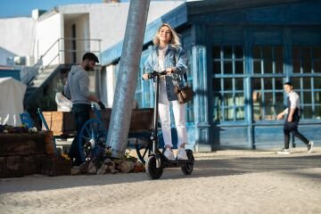 Citymate Pro 450 Watt Elektrikli Scooter 10 inch Şişme Teker Bluetooth Siyah