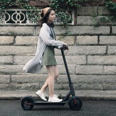 Tomolco H7 250Watt Elektrikli Scooter 8.5 inch Sisme Teker Siyah
