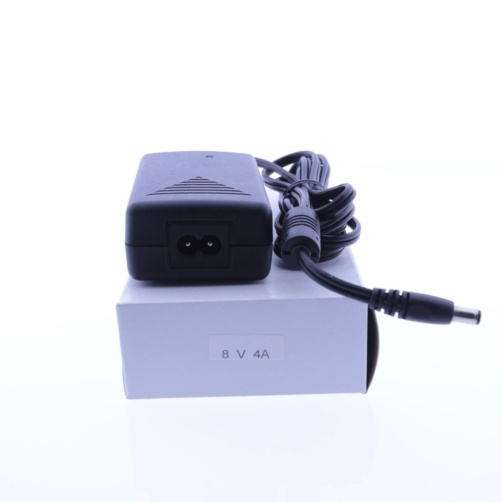 8 Volt 4 Amper Adaptör