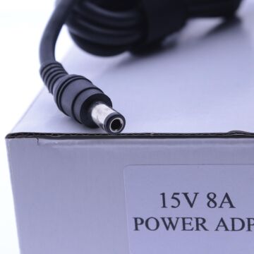 15 Volt 8 Amper Adaptör
