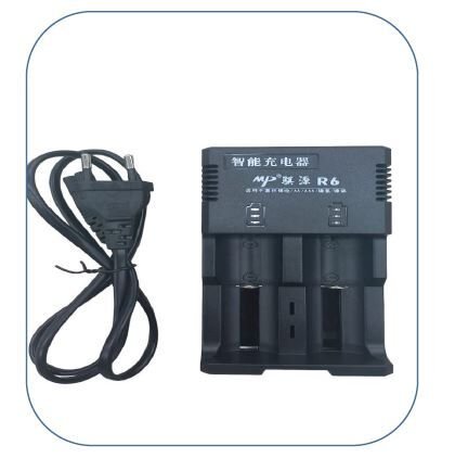 Beston R6 Aa/Aaa/Ni-Mh/Lityum İon/C Boy/123a/16340/10440/14500/18350/18490/17550/17670/18650/22650/26650 Pil Şarj Cihazı