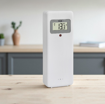 TFA 60.4523.01 Dijital XL Duvar Saati İç-Dış Sıcaklık, Nem ve Tarih Göstergeli