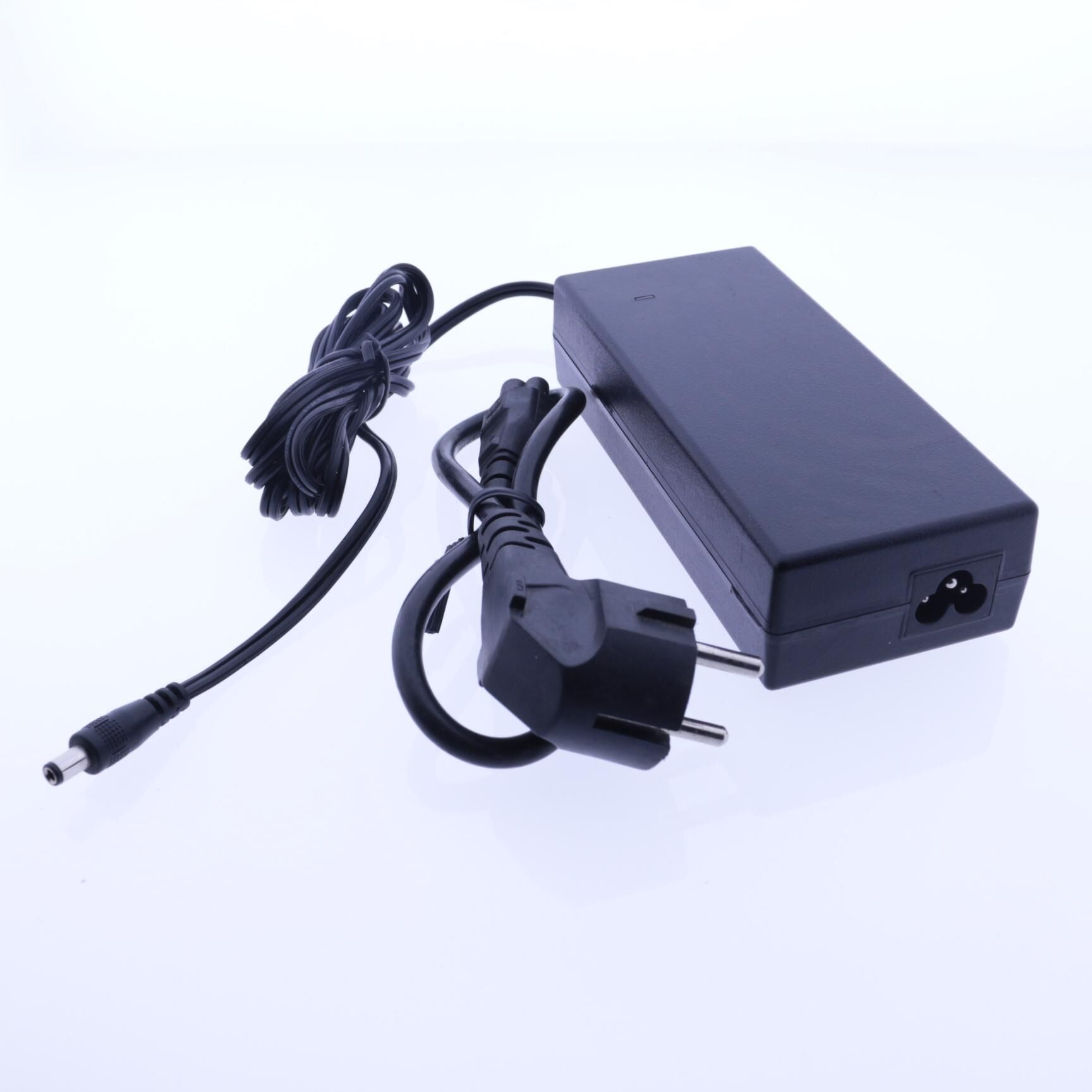 19 Volt 6.32 Amper Adaptör