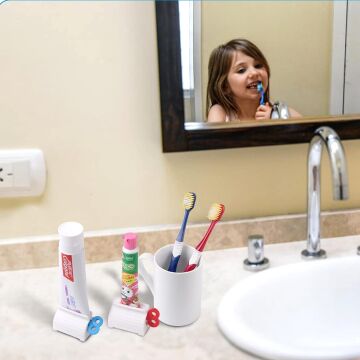 Sunup SN-28777 Pratik Çevirmeli Diş Macunu Sıkma Aparatı